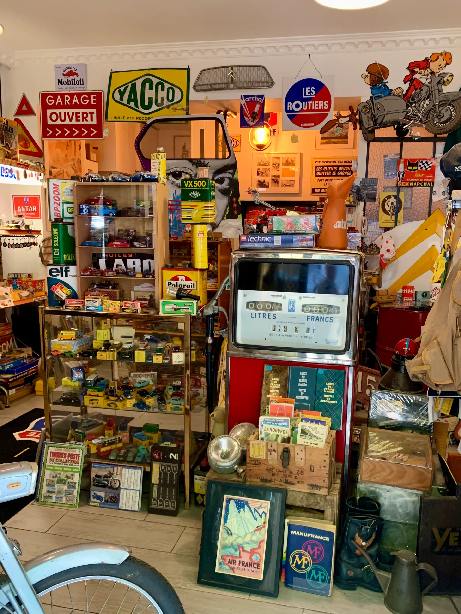 Boissons artisanales et livres à Paris rive-guahce